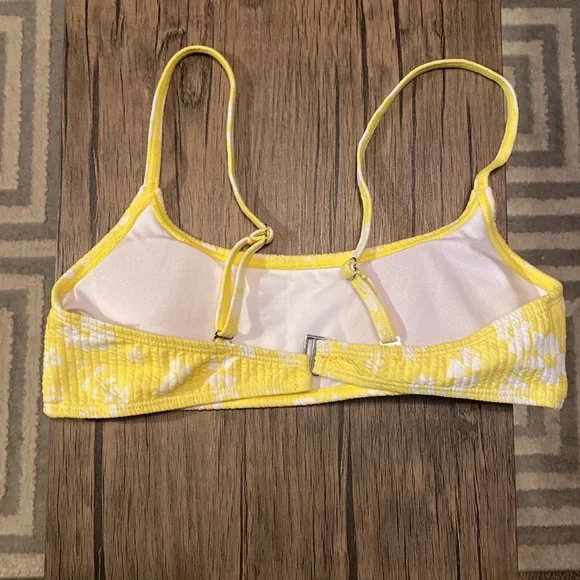 Yellow Flower Bathing Suit 🌻 - Picture 4 of 6